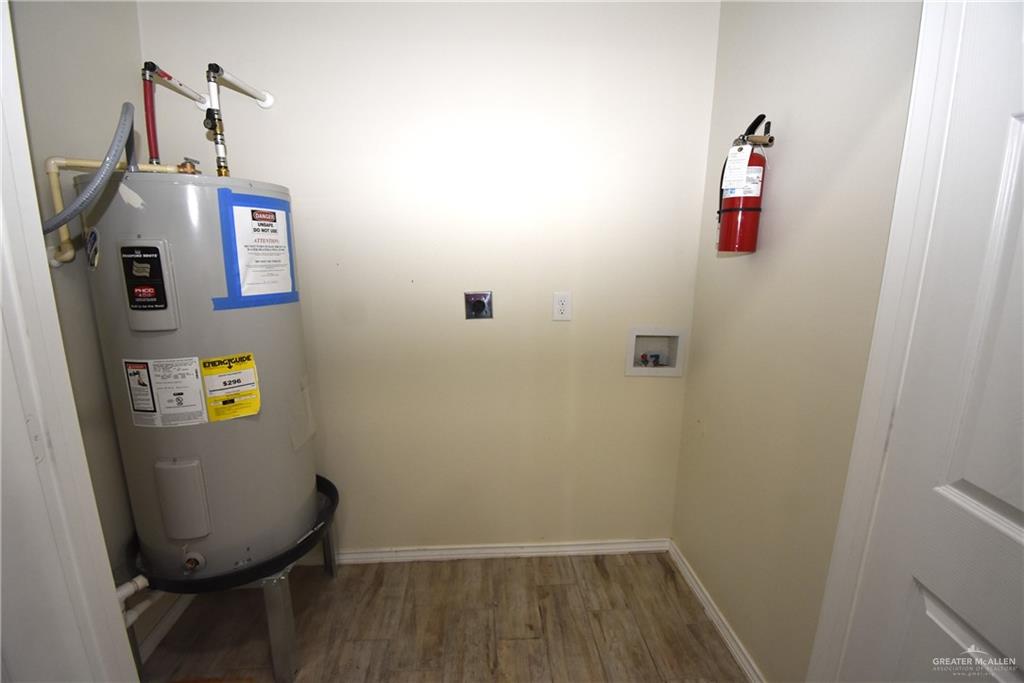 Photo 9 of 4904 Hiawatha Drive