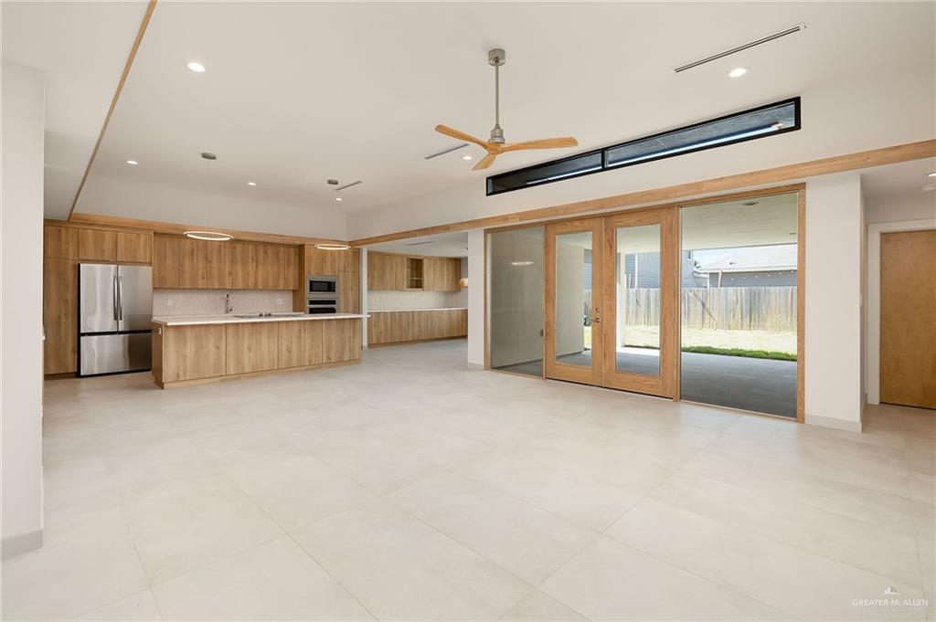 Photo 6 of 3717 Zenker Avenue