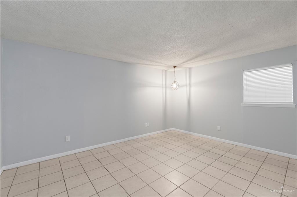 Photo 8 of 1701 McIntyre Street #6