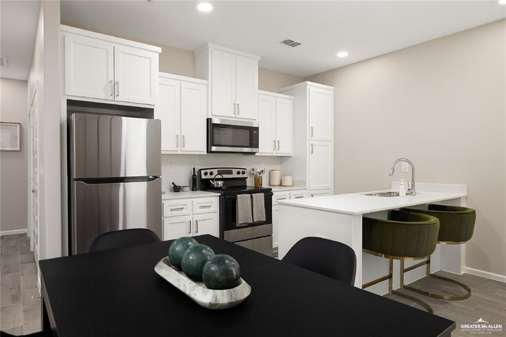 Photo 5 of 2704 Harrison Avenue #4
