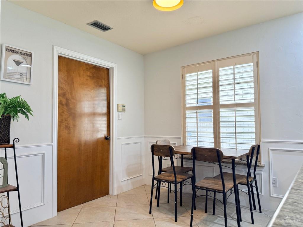 Photo 5 of 131 Hibiscus Avenue