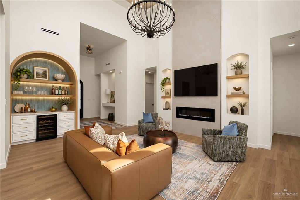 Photo 5 of 1210 Spanish Oak Street