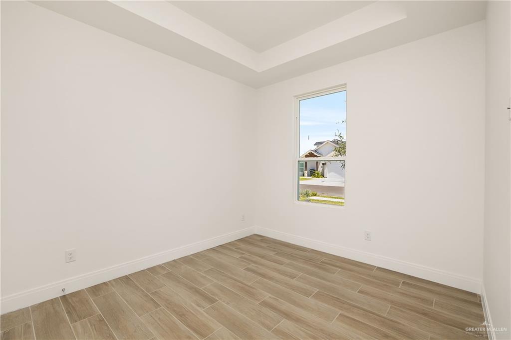 Photo 11 of 1112 Acacia Drive