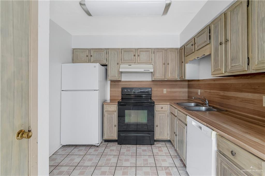 Photo 7 of 1601 Samano Street