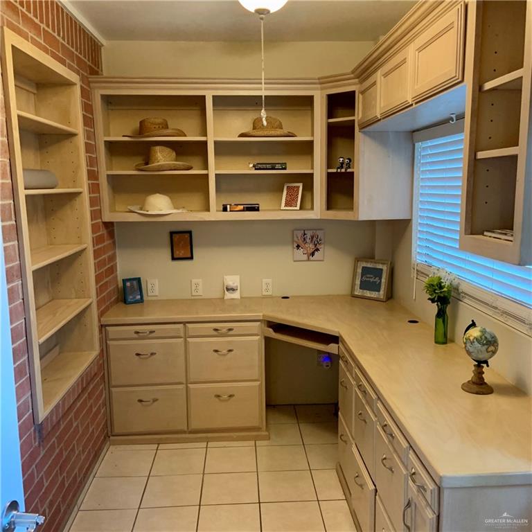 Photo 14 of 2105 Cynthia Street #D104