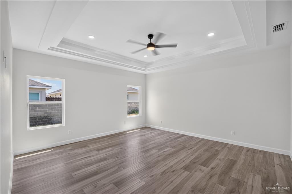 Photo 12 of 808 Brushfield Avenue