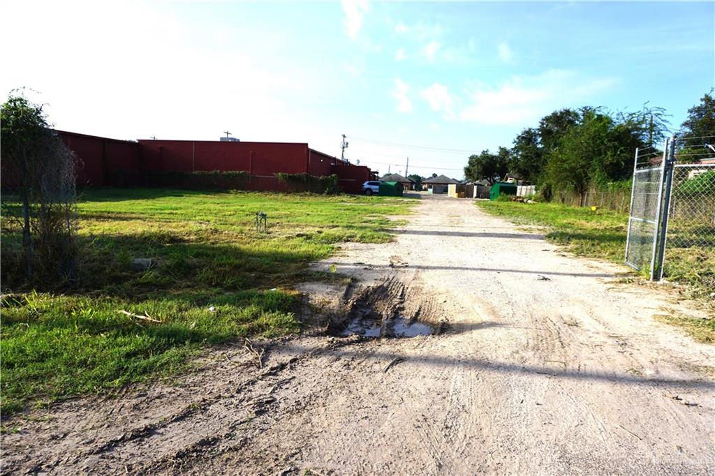 Photo 3 of 201 Sam Houston Boulevard