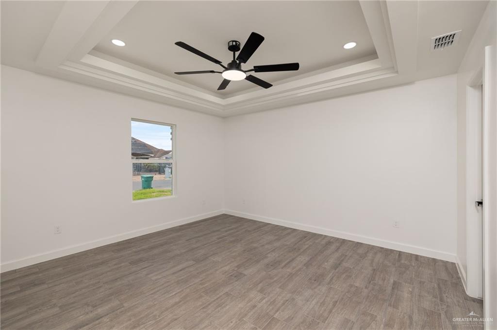 Photo 5 of 1005 Dove Avenue