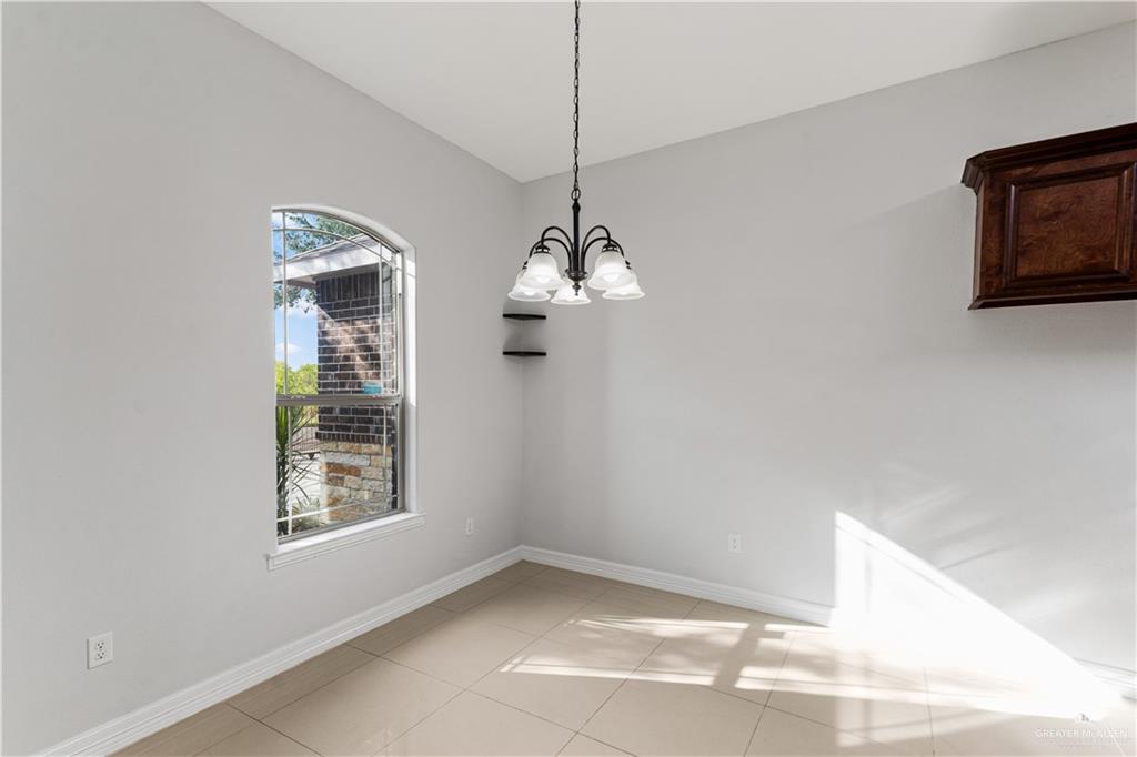 Photo 9 of 206 Rosa Priego Street