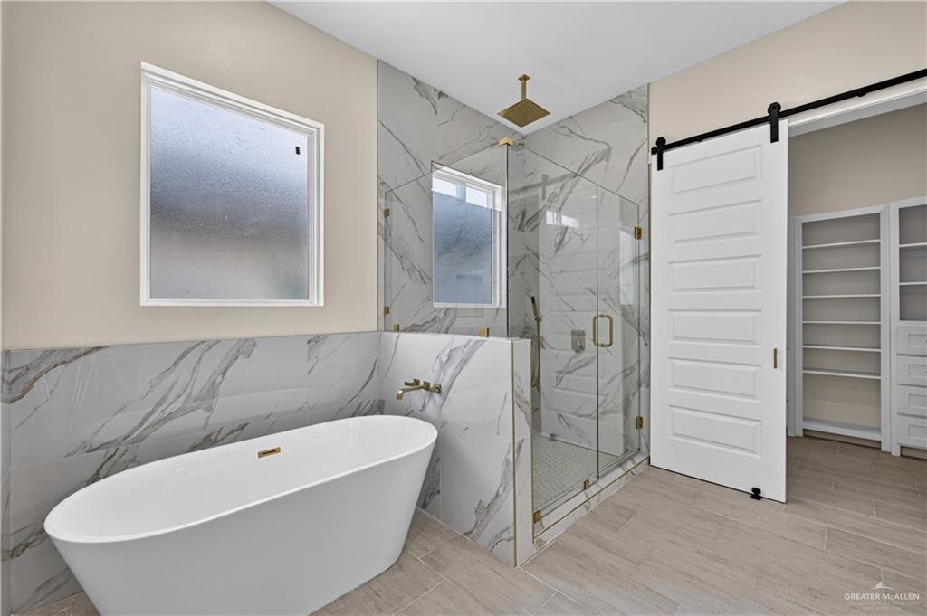 Photo 9 of 2911 Dhalia Drive