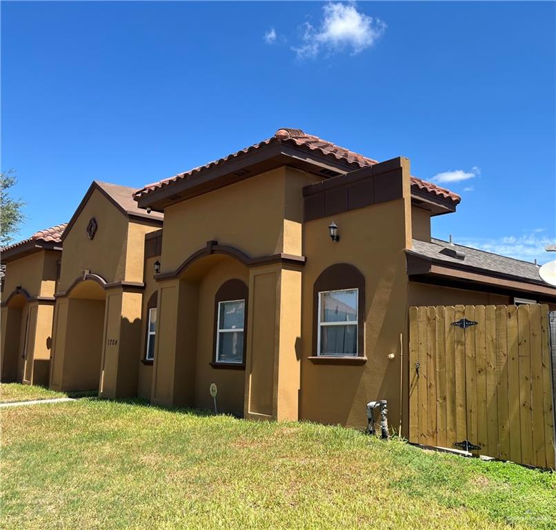 Photo 4 of 1704 Bronze Street