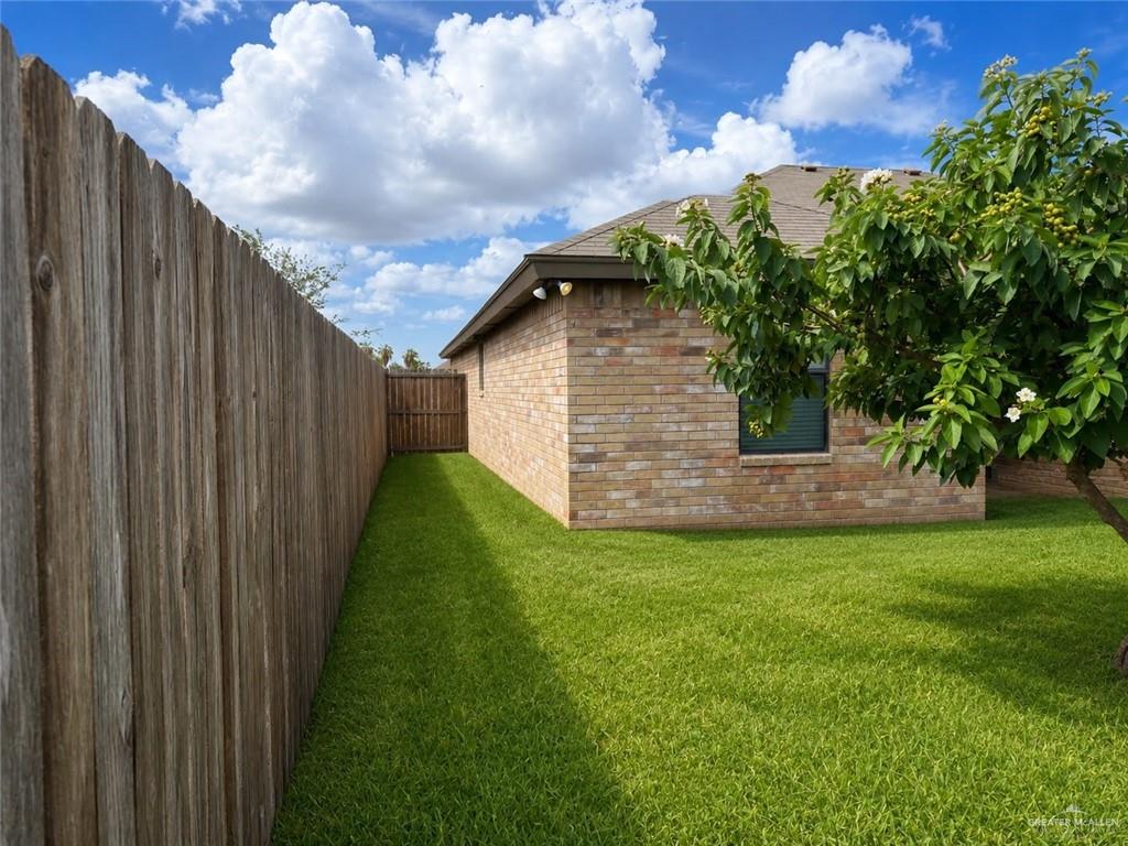 Photo 18 of 909 Montecruz Street