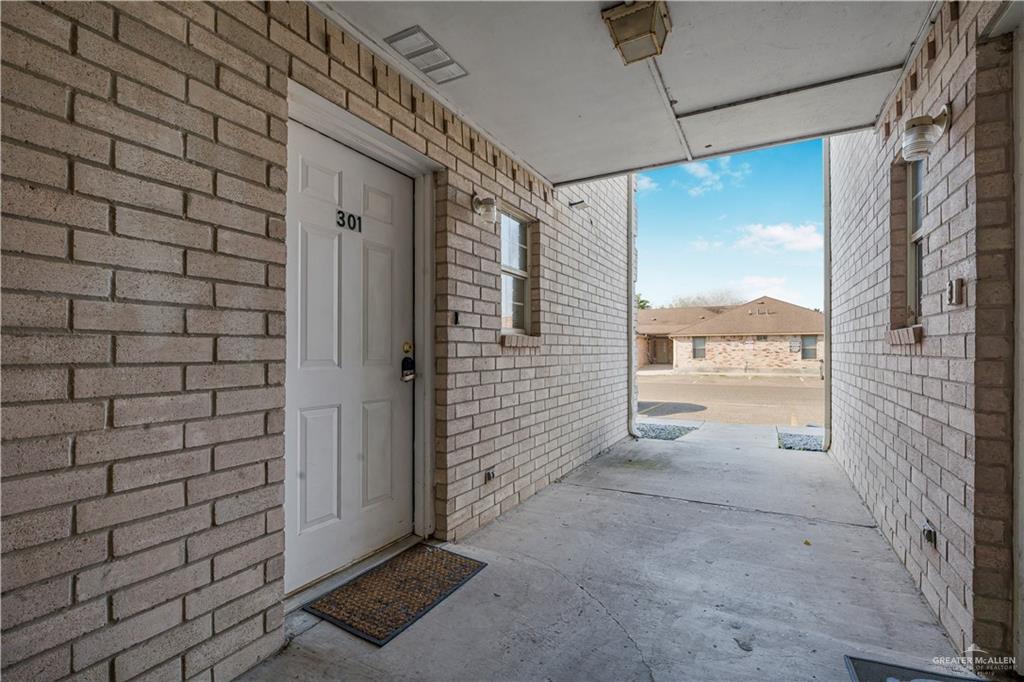 Photo 3 of 1804 Oasis Avenue