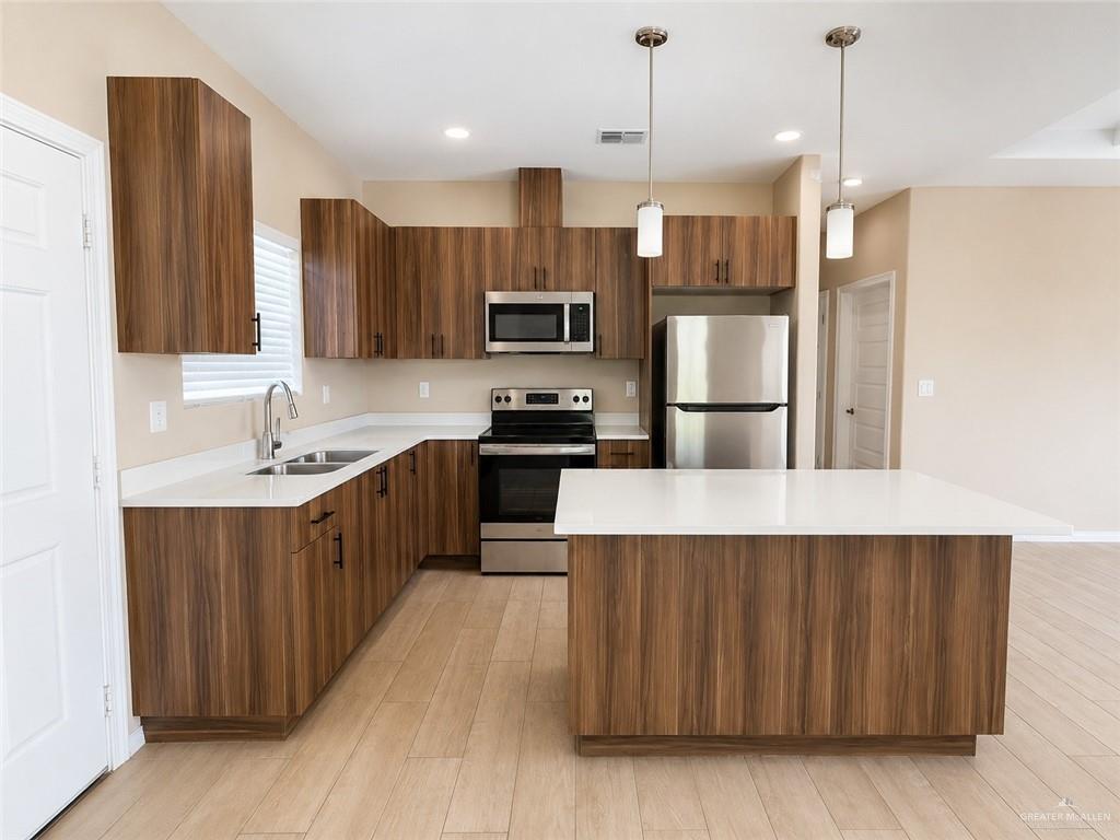 Photo 4 of 3101 Sandlewood Street #2