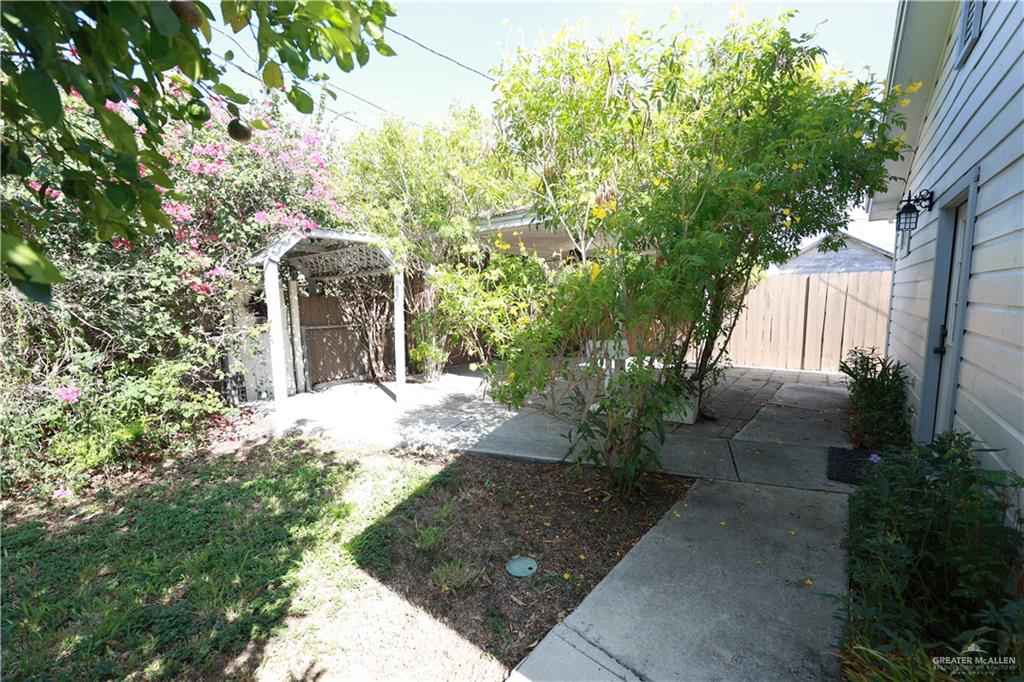 Photo 19 of 124 Sinclair Avenue