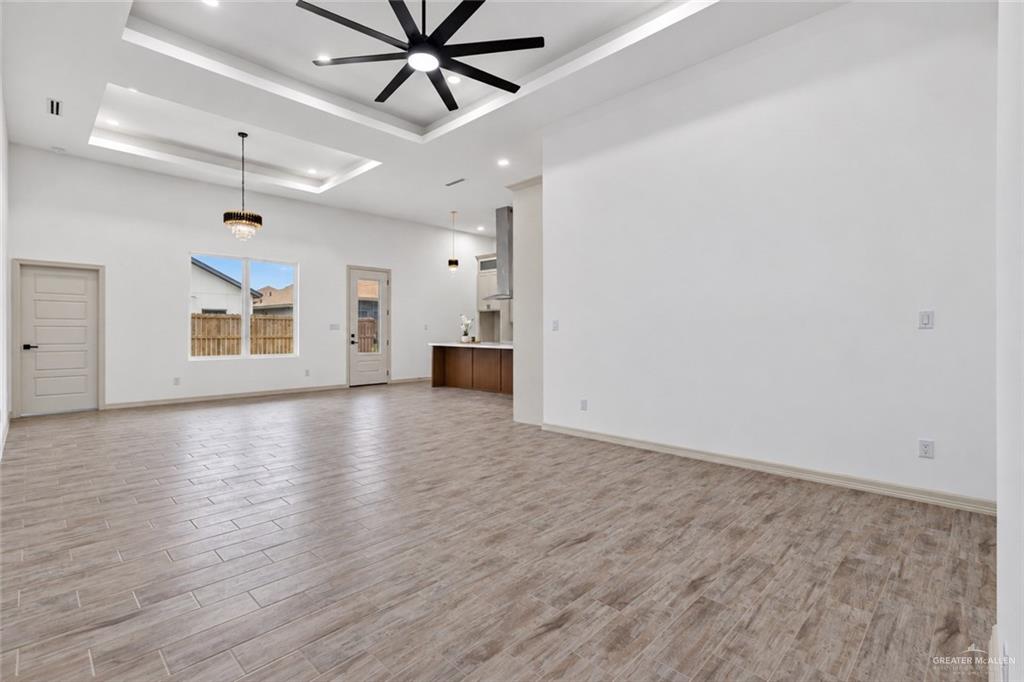 Photo 4 of 2915 Arboledas Drive