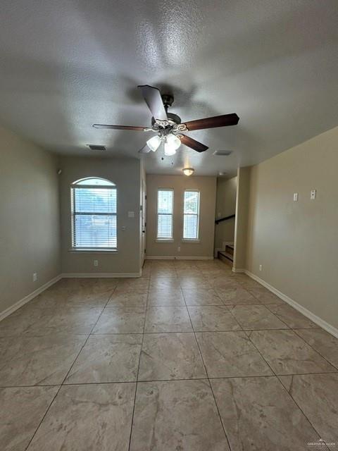 Photo 3 of 2603 Eisenhower Avenue #2