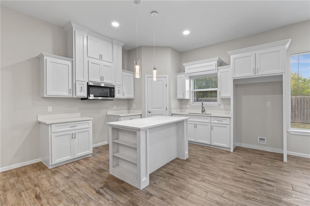 Photo 3 of 406 La Villita Drive