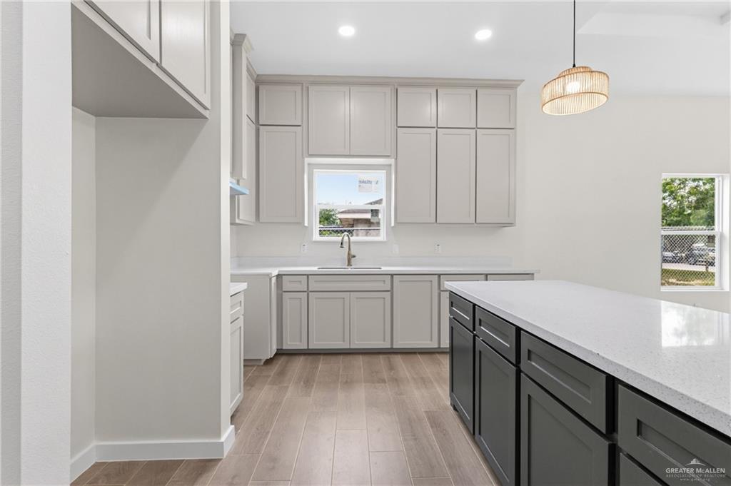Photo 15 of 601 Falcon Avenue
