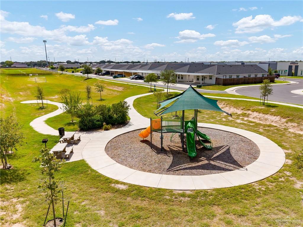 Photo 2 of 3501 Fuerte Avenue #2