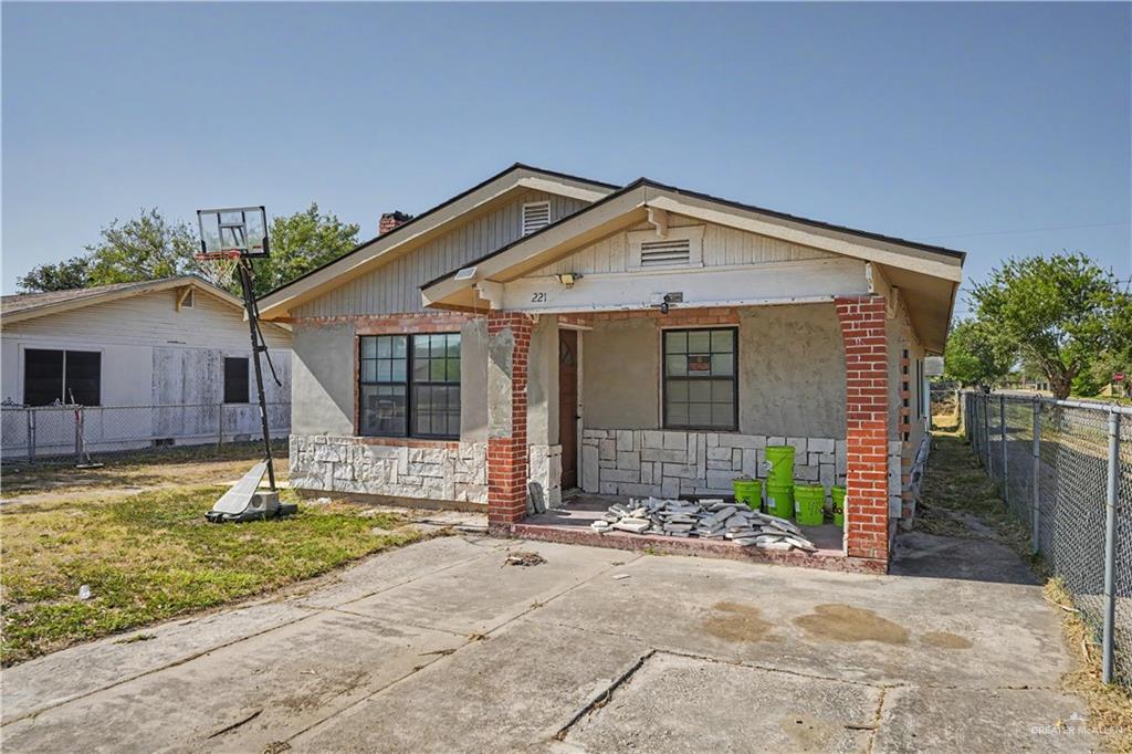 Photo 2 of 221 Lovett Street