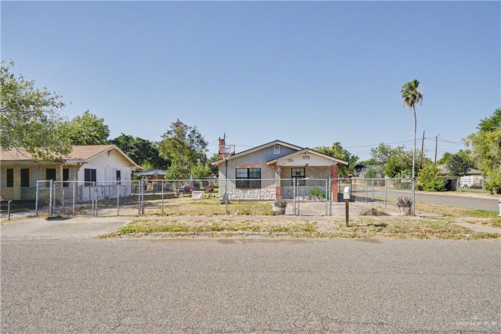 Photo 3 of 221 Lovett Street