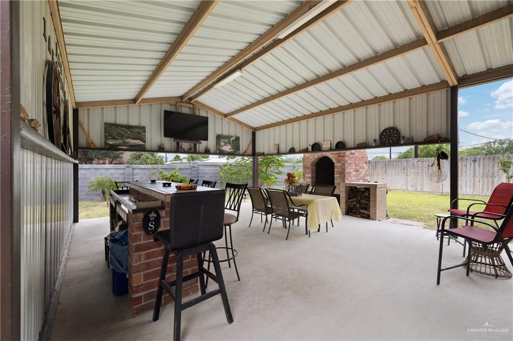 Photo 13 of 606 San Saba Street