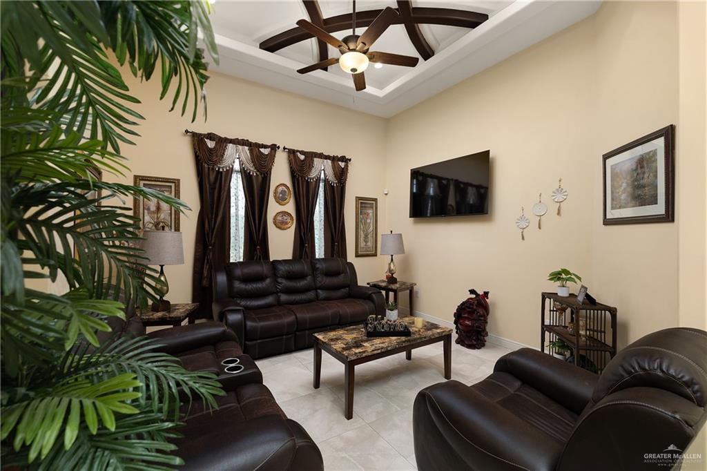 Photo 4 of 606 San Saba Street
