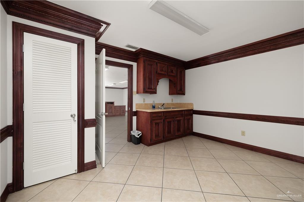 Photo 6 of 1709 Mozelle Drive