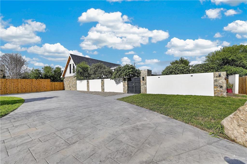 Photo 1 of 12303 Lakeview Drive #A, Edinburg