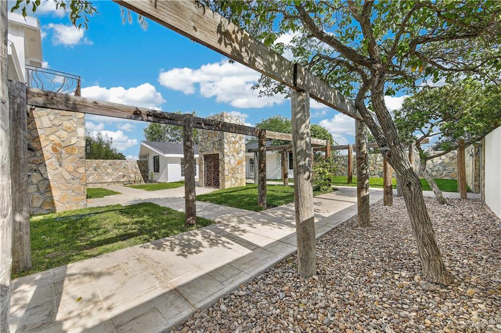 Photo 25 of 12303 Lakeview Drive #A