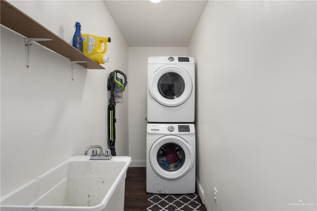 Photo 14 of 206 Salazar Street