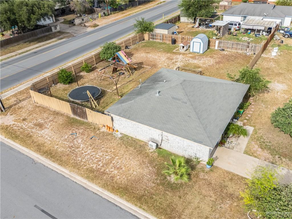 Photo 17 of 2704 Carnation Avenue