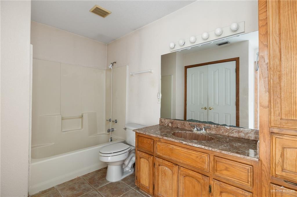 Photo 8 of 1721 Maple Avenue