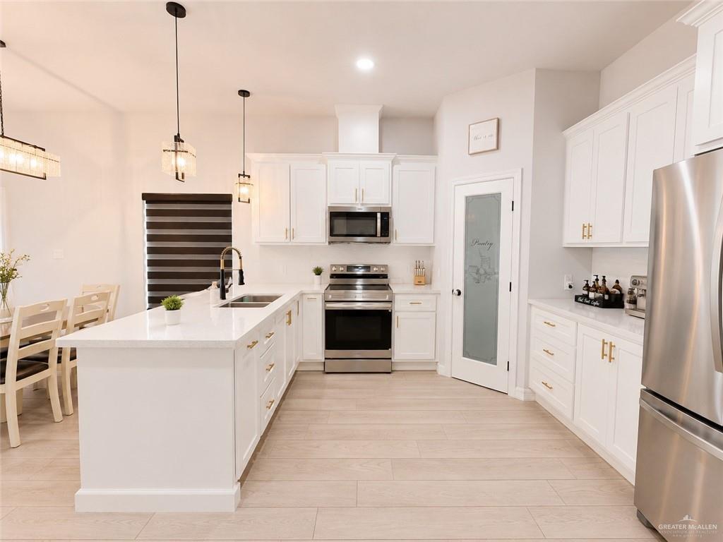 Photo 9 of 3505 Diamondhead Avenue
