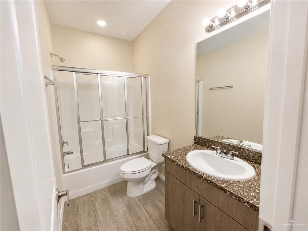 Photo 10 of 5106 Hiawatha Drive
