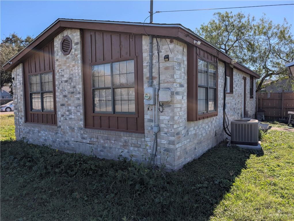 Photo 11 of 4215 Truman Street