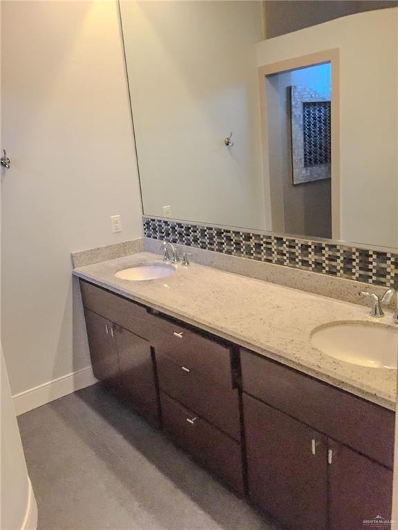 Photo 10 of 1304 Pineridge Avenue #3