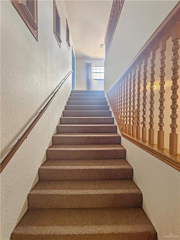 Photo 11 of 2211 Hackberry Avenue