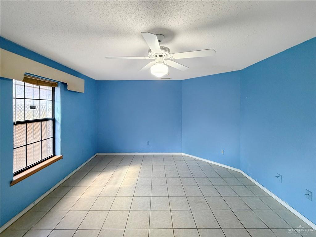 Photo 19 of 2211 Hackberry Avenue