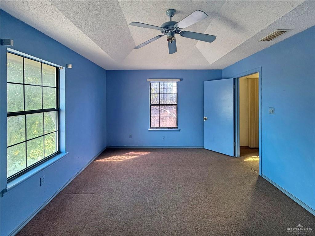 Photo 22 of 2211 Hackberry Avenue