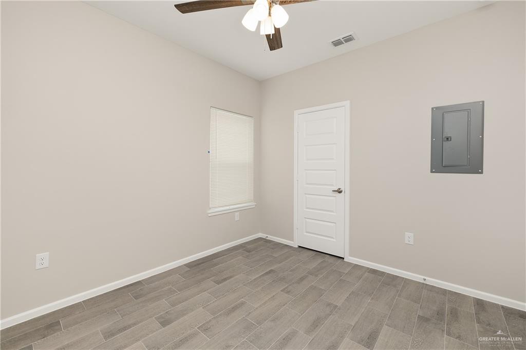 Photo 11 of 2612 Hayes Avenue
