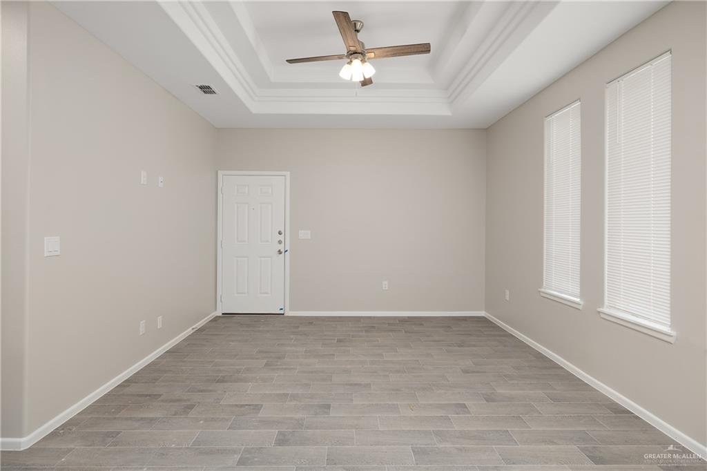 Photo 6 of 2612 Hayes Avenue