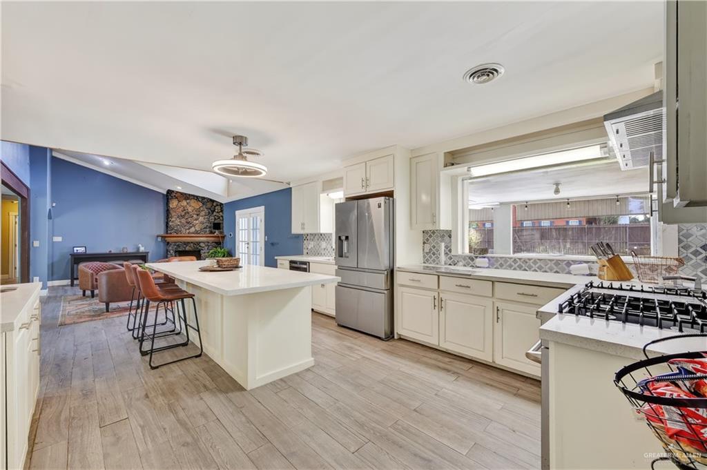 Photo 17 of 100 Whitewing Avenue