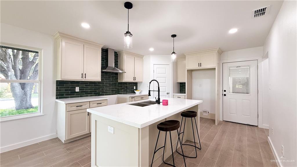 Photo 15 of 2020 Camellia Avenue