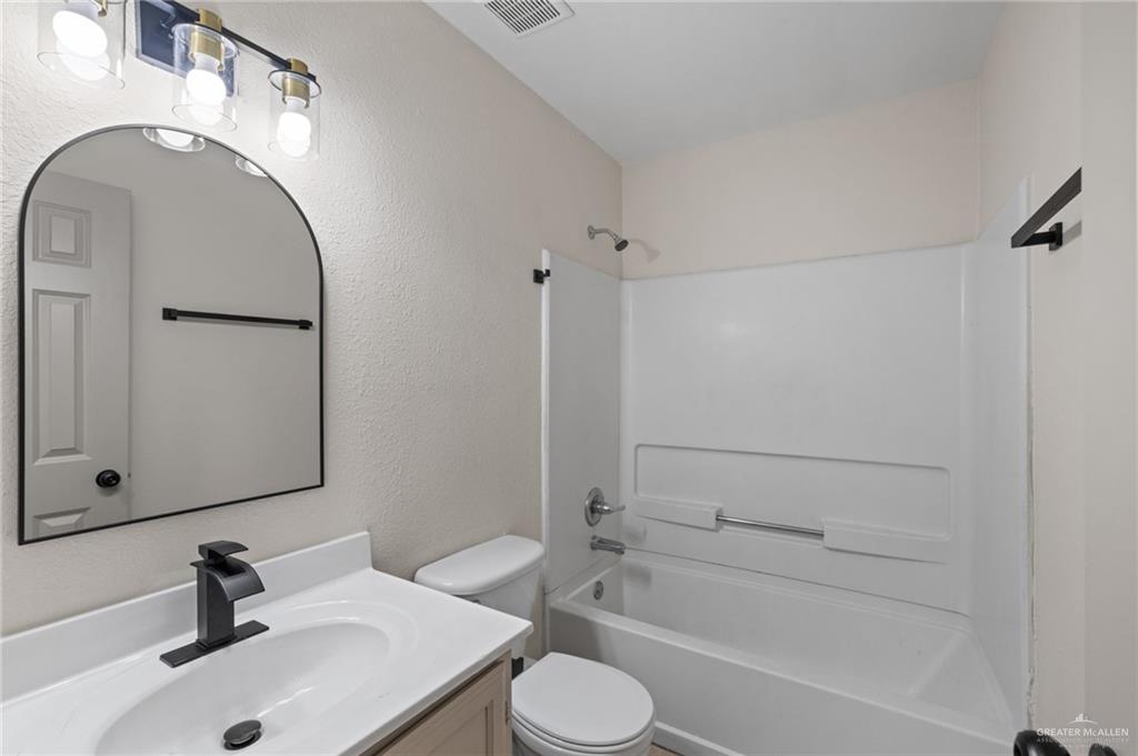 Photo 14 of 3008 Abbott Avenue