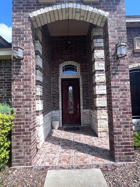 Photo 3 of 2102 Stonegate Drive