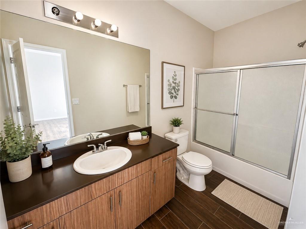 Photo 12 of 1601 Cortlandt Street #1