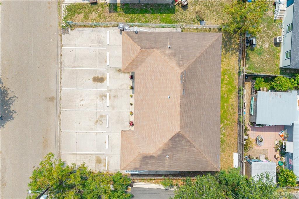 Photo 3 of 2110 De Leon Avenue