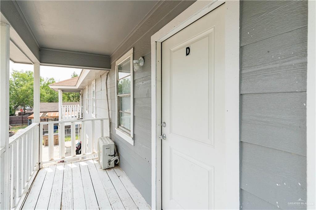 Photo 6 of 2110 De Leon Avenue